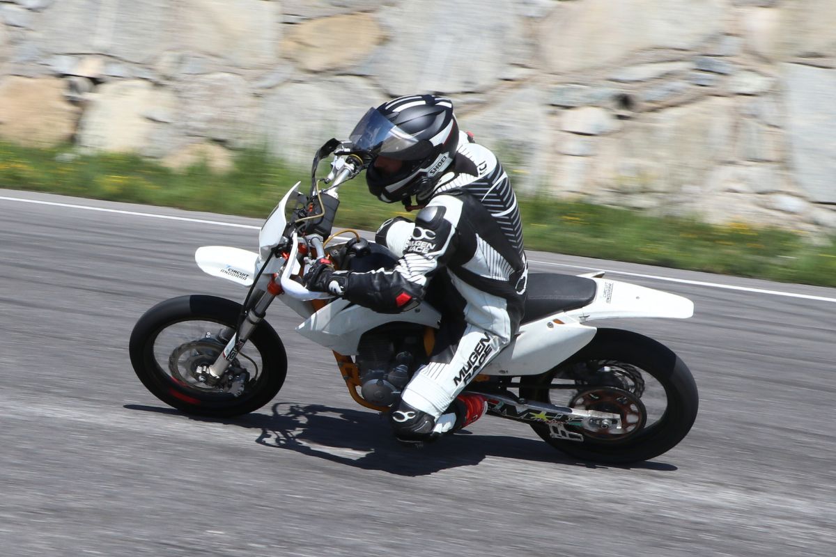 1200px x 800x- web circuitts motos-activitats-estiu-circuit-andorra-pas-de-la-casa